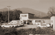1974年の本社外観
